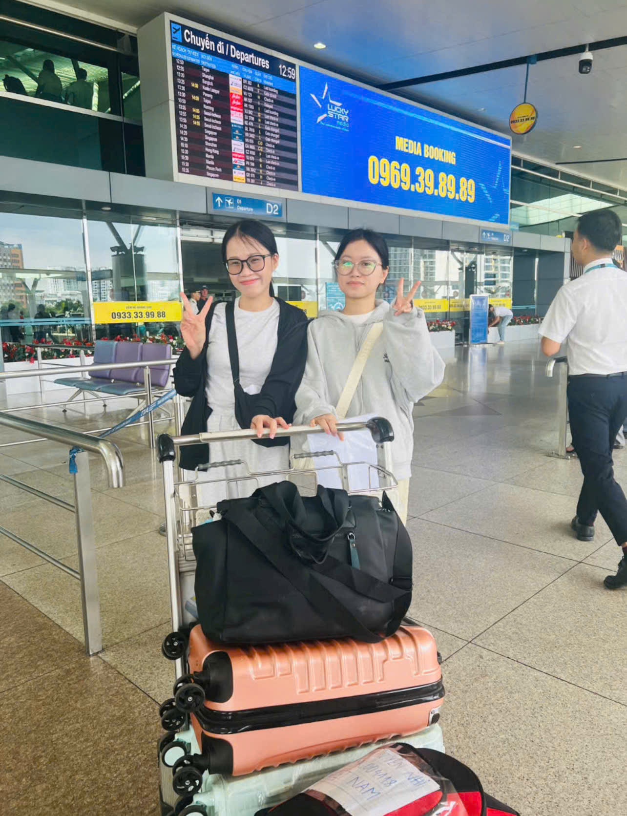Bạn Yến Nhi                                                                                                                                                                                                                                                    