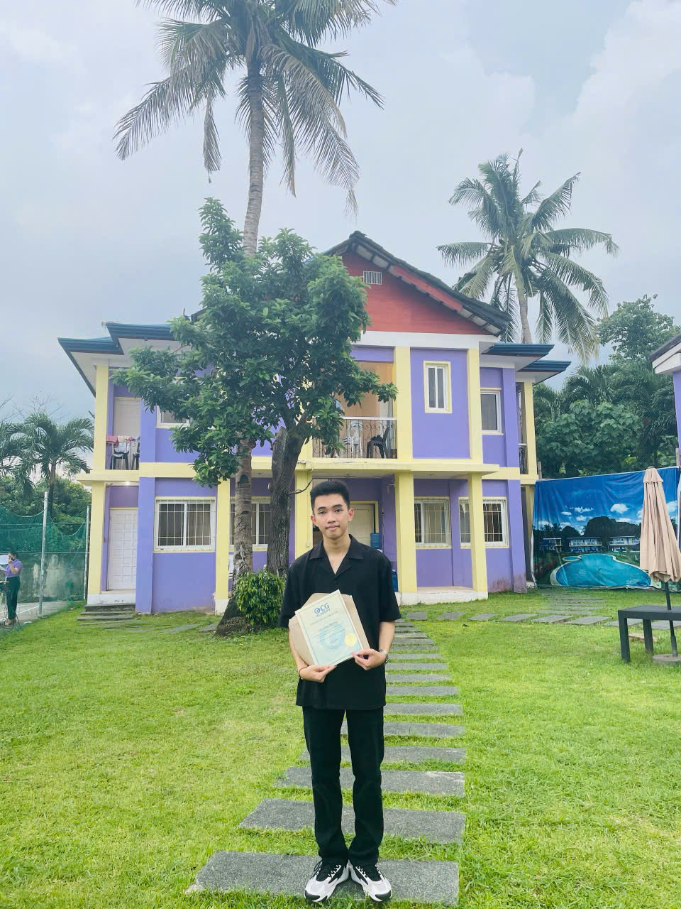 Bạn Đức Tường                                                                                                                                                                                                                                                  
